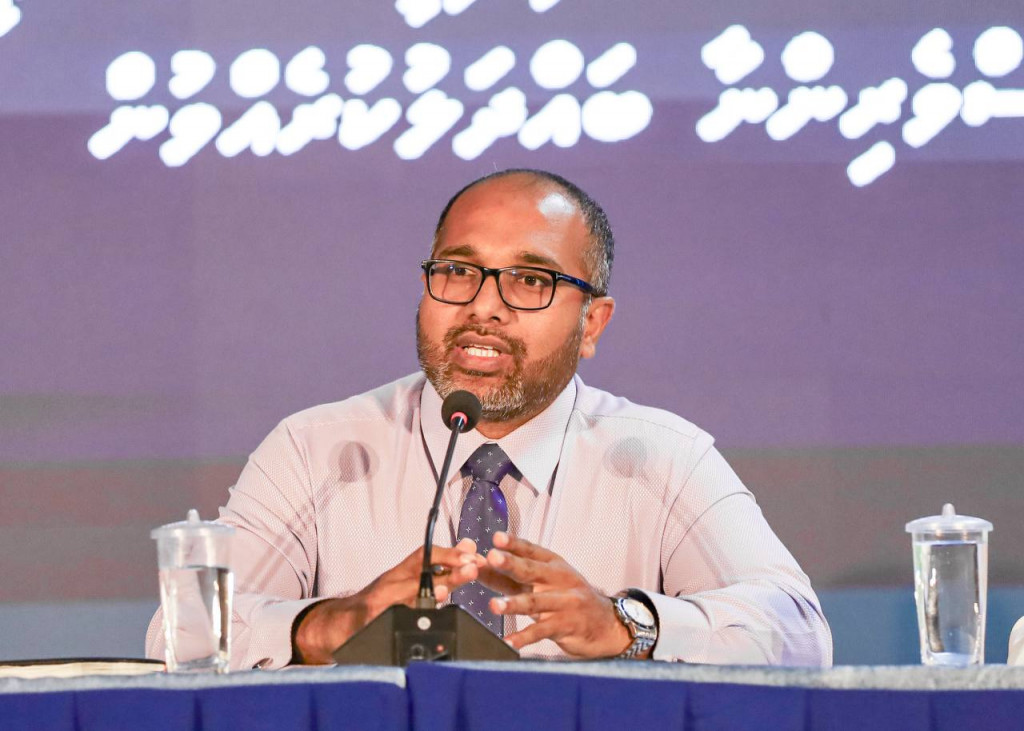 ހޯމް މިނިސްޓަރު އިހްސާން: ތަފާތު ދެއްކެވުމުގައި