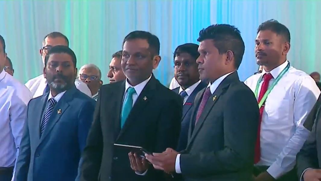 ސިވިލްސާވިސް މުވައްޒަފުން ނެގުމުގެބާރު އިދާރާތަކުގެ ވެރިންނަށް