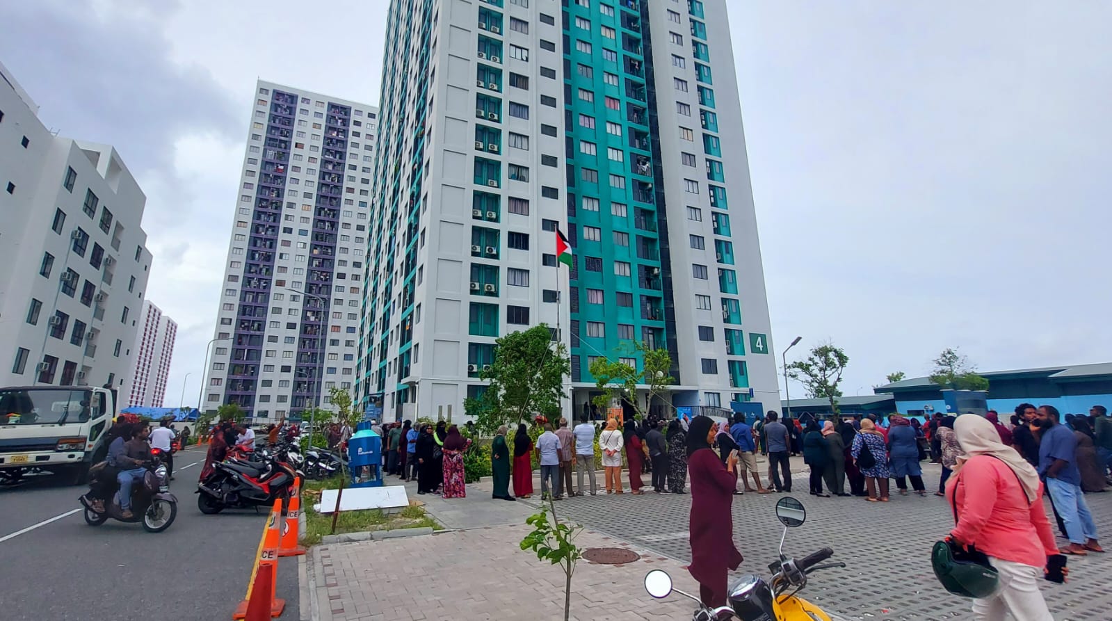 ހިޔާގައި ދިރިއުޅެމުންދާ މީހުންގެ ފަރާތުން ހާސަރެއް