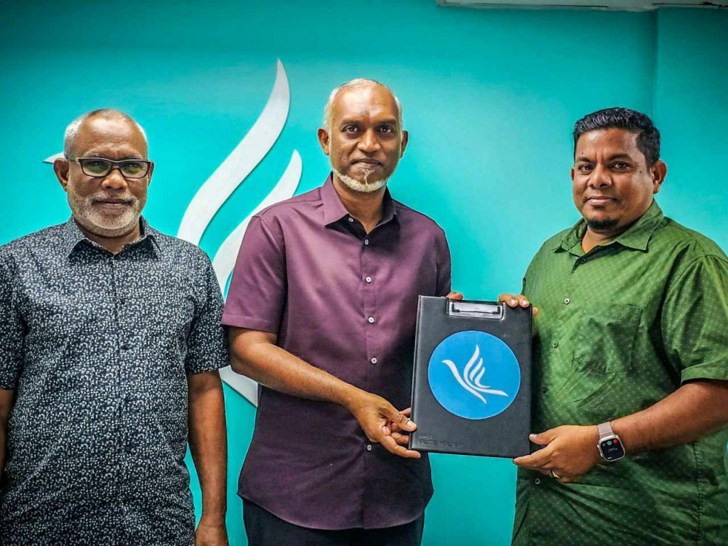 ރައީސް އޮފީހުގެ މިނިސްޓަރު ރަމީޒް ސަސްޕެންޑްކޮށްފި