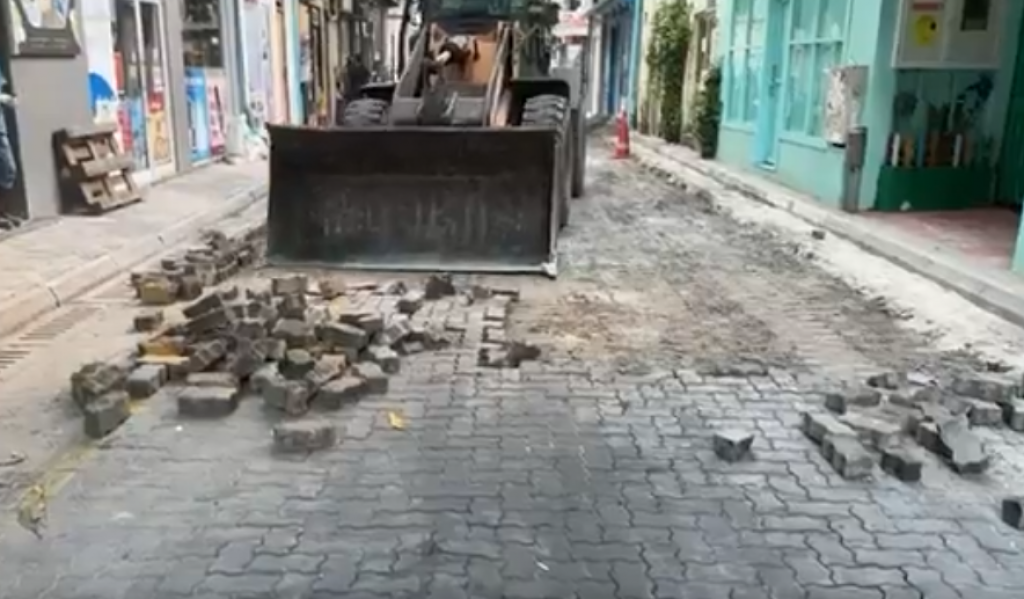 މާލޭގައި ފެންބޮޑުވާ މަގުތައް އަލުން ހަދަން ފަށައިފި