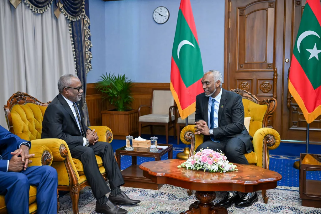ދެބާރުގެ ދެ ރައީސުންގެ ބައްދަލުވުމެއް