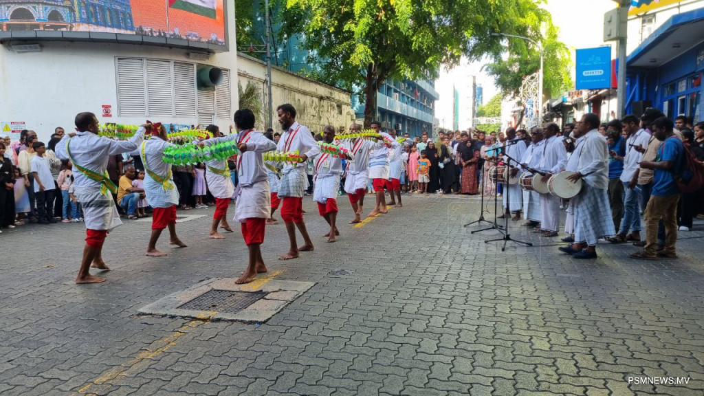 ބޮޑު ޢީދުގައި މާލެއާއި ހުޅުމާލެއަށް ބޮޑު އުފަލެއް