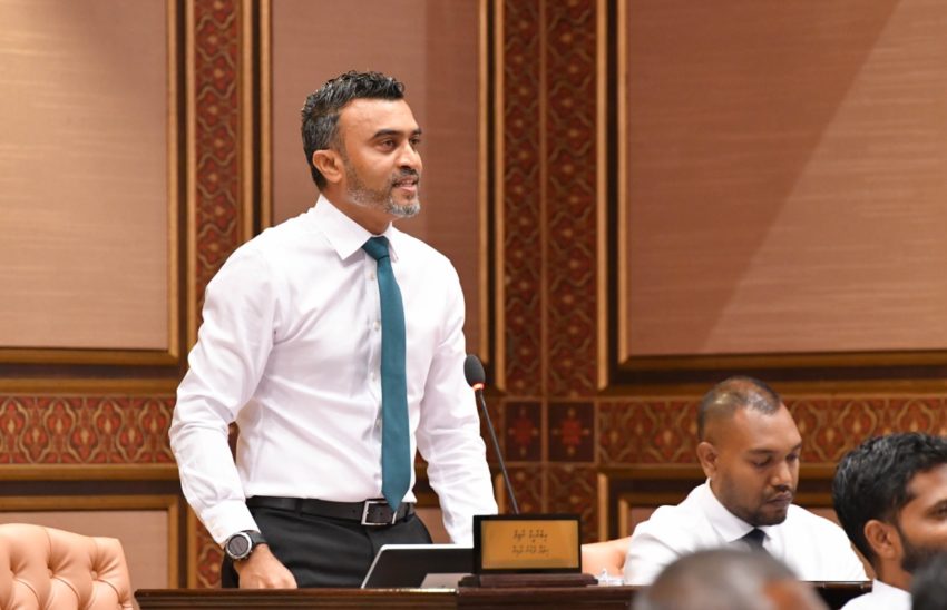 އައްޑޫގެ ކަރަންޓާ ގުޅޭ ކުއްލި މައްސަލައެއް: މަޖިލީހުގައި ބަހުސް ކުރިއަށް