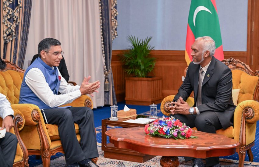 އިންޑިއާ ސަފިރާ ރައީސް ބައްދަލު ކުރައްވައިފި