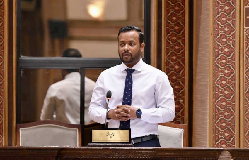 ސޮއިކޮށްފައި ހުރި މަޝްރޫއުތައް ވެސް ކުރިއަށް ގެންދާނެ ފައިސާއެއް ނެތް: މުއްތަލިބު