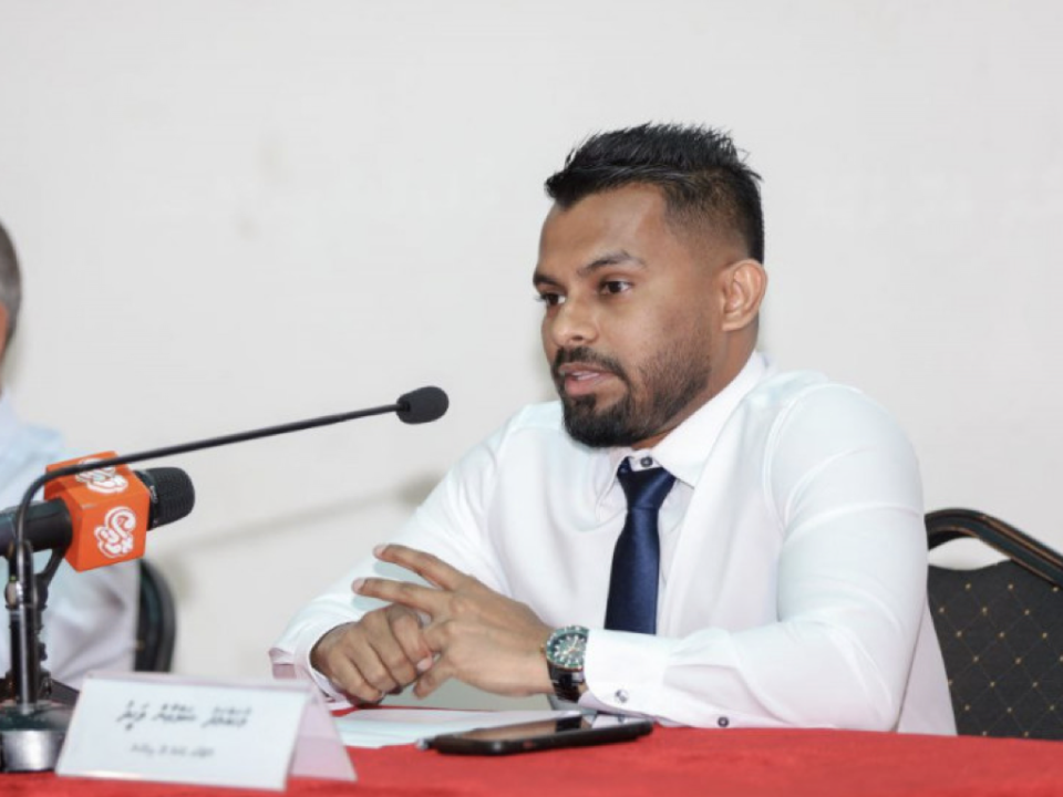 ވަގަށްއުޅޭ ބިދޭސީން ބިރުގަންނަން ފަށައިފި، ޚިދުމަތްދެނީ ފިލާތިބެ، އިމިގުރޭޝަނަށް އެކަން އެނގޭ