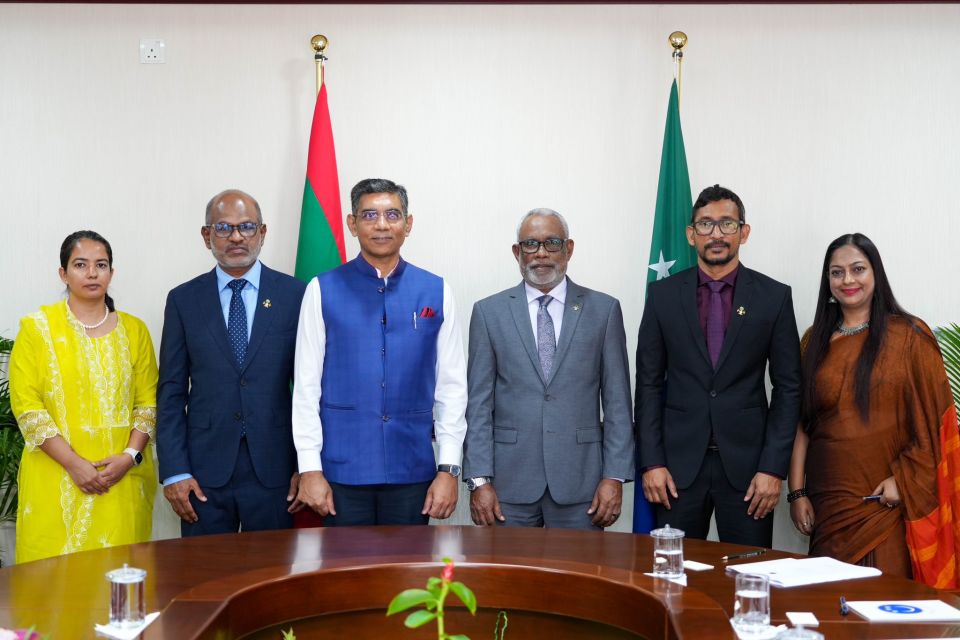 އިންޑިއާ ސަފީރު މަޖިލީހުގެ ރައީސާ ބައްދަލުކުރައްވައިފި