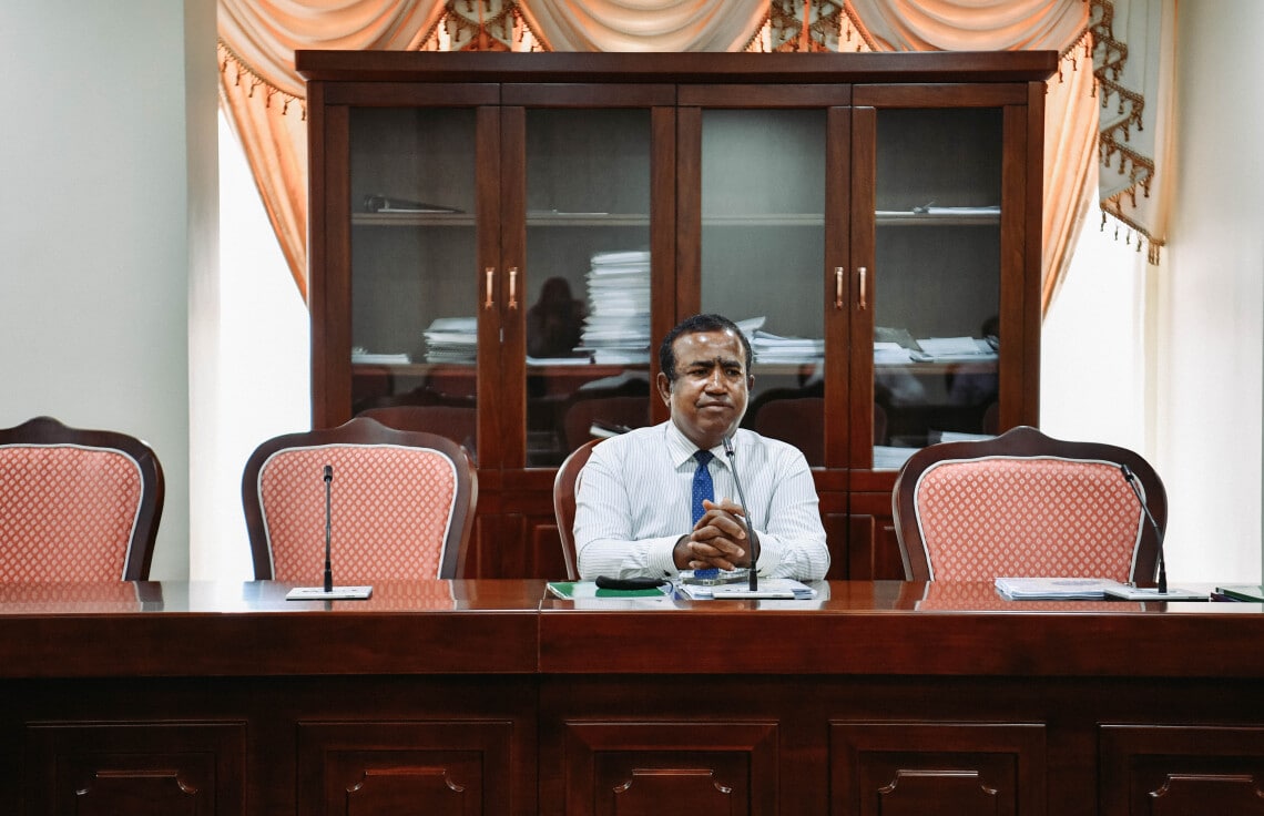 އިގްތިސާދުގައި މައްސަލައެއް ނެތް، މިއުޅެނީ ހިންގަން ނޭނގިގެން: ޣަފޫރު