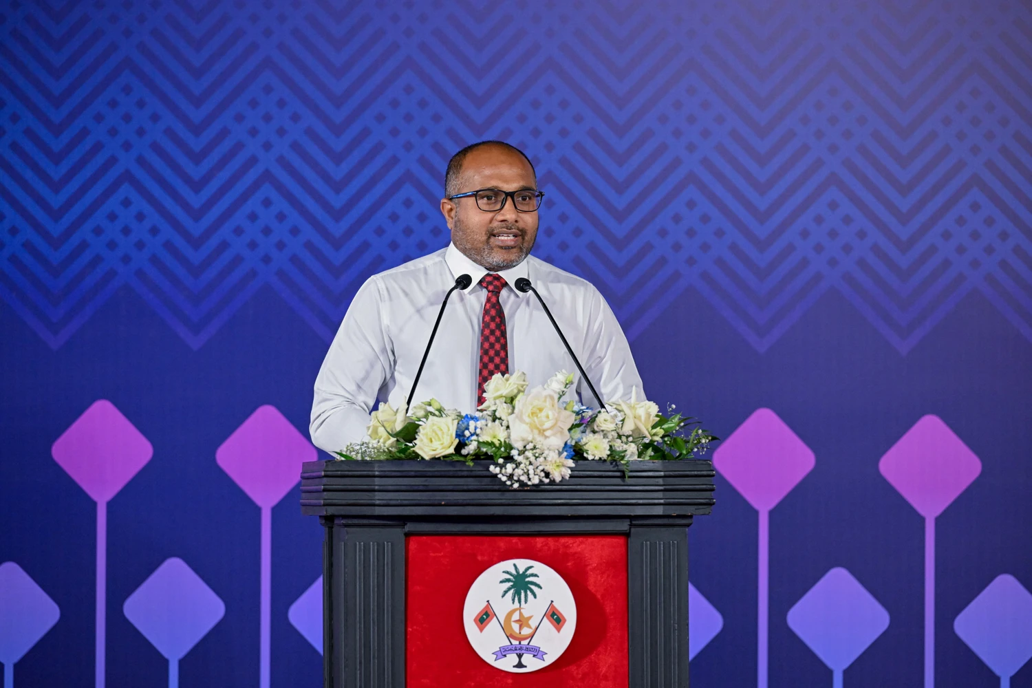 ކުށުގެ ވެށީގައި އުޅޭ ކުޑަކުދިންގެ އަދަދު ދަނީ އިތުރުވަމުން: މިނިސްޓަރު