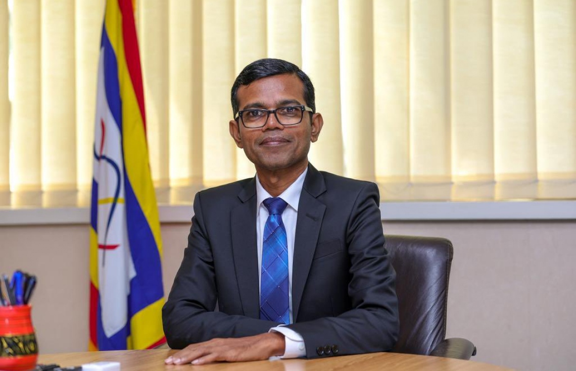 ސްޓެލްކޯގެ ހޮޓްލައިން 1545