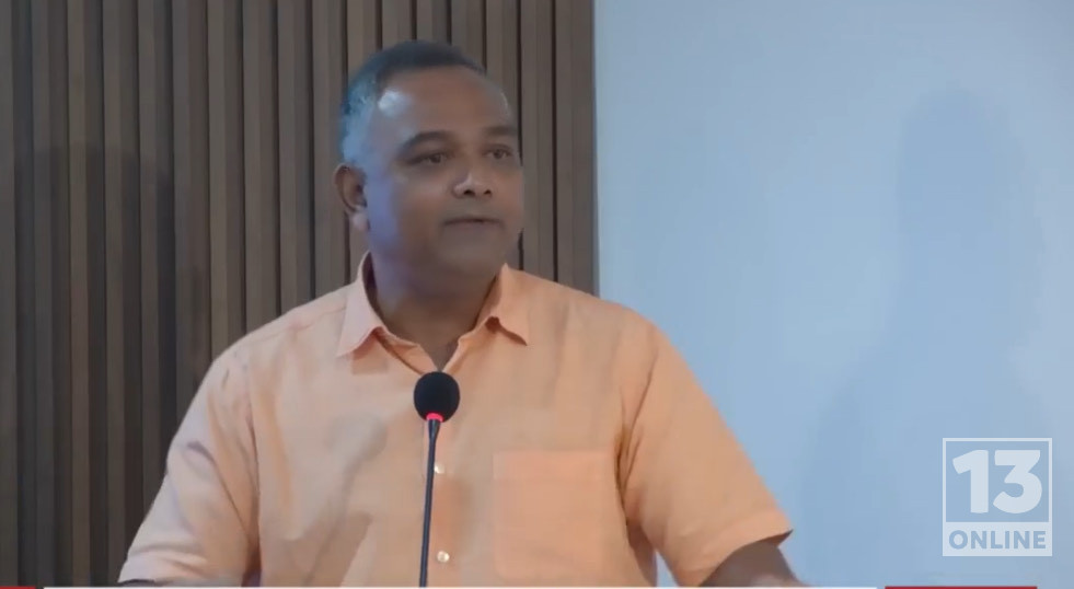 ޕާޕާ ރުޅިގަދަވެއްޖެ، އަދުރޭއާ ގުޅޭ ޓްވީޓްތައް