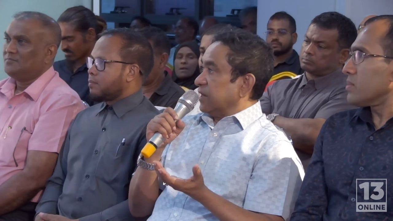 ނޫމަޑިއަށް 55 މިލިއަން ޑޮލަރު ދޭން ޖެހުނީ މުއިއްޒުގެ ސަބަބުން: ޔަަމީން