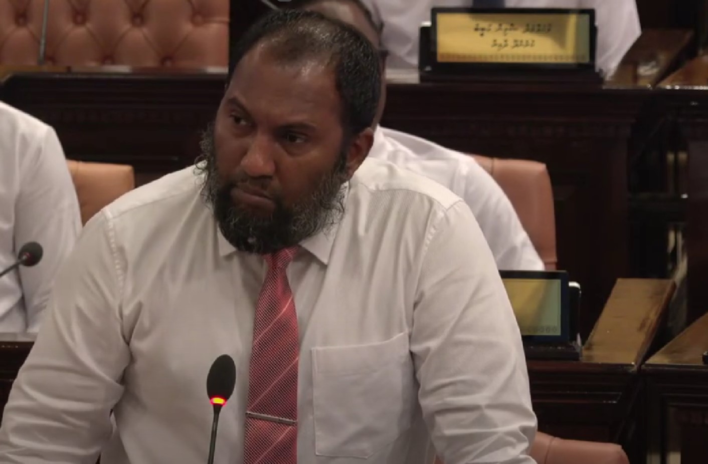 ދަހިވެތިކަމުން ސްކޭމްތަކުގައިޖެހޭ މީހުންނަށްވެސް އަދަބު ދޭންޖެހޭ: މެންބަރ އިބްރާހިމް