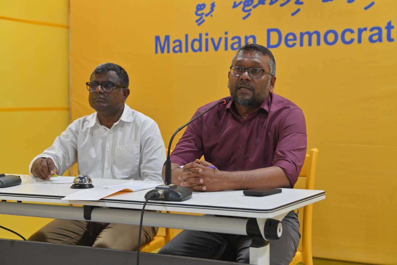 މިފެންނަނީ ޑިމޮކްރެޓްސް ޕާޓީން ހޯދި "އިބޫ ނޫންގޮތް": ފައްޔާޒް