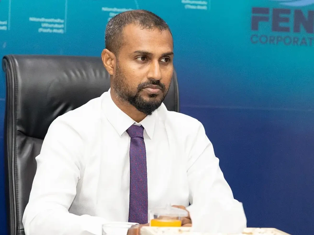 ފެނަކައިން ކޮންޓްރެކްޓް ސްޓާފުން ދޫކޮށްލަނީ، މުސާރައަށް މަހަކު ހަތް މިލިއަނަށްވުރެ މައްޗަށް