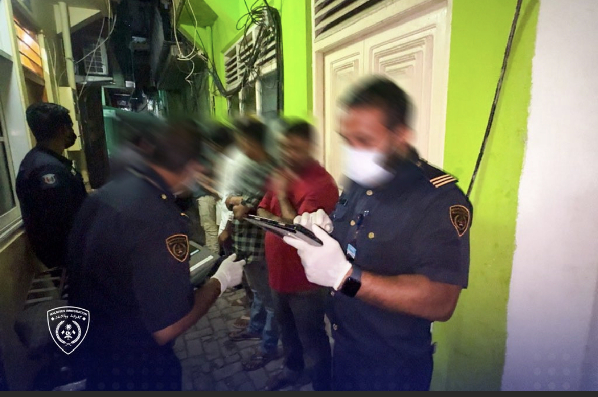 ކަޅުހުރާގެ ބަލާ ފާސްކޮށް ބައެއް ބިދޭސީން އަތުލައިގަނެފި