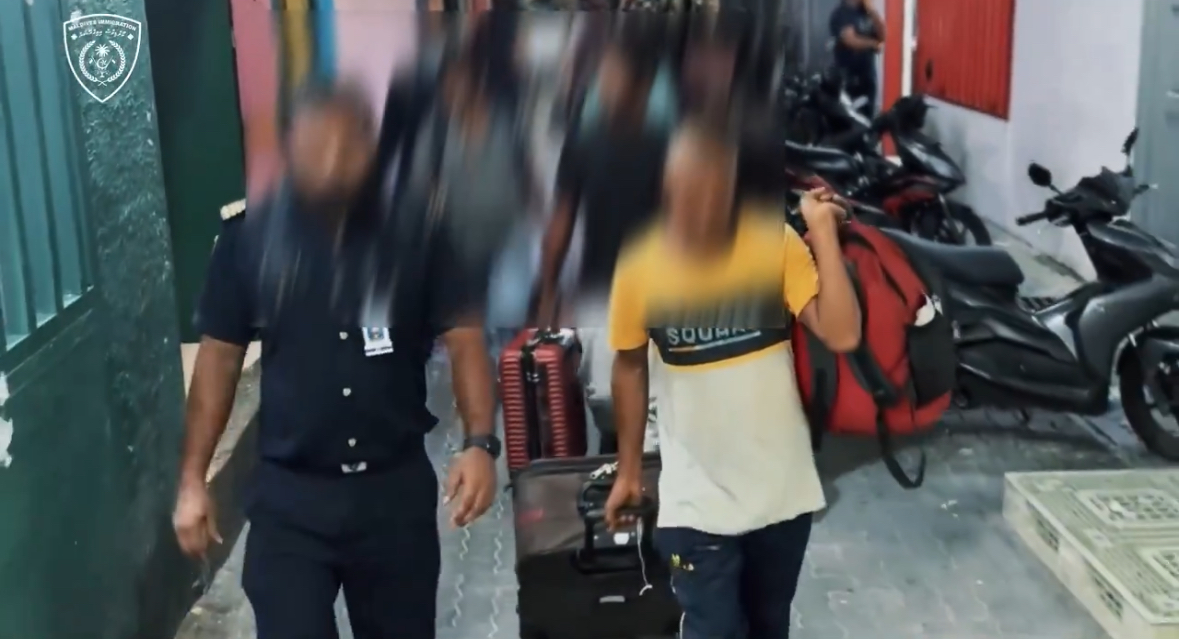 ގަވާއިދާ ހިލާފަށް އުޅެމުންދިއަ 9 ބިދޭސީއަކު ހައްޔަރު ކޮށްފި