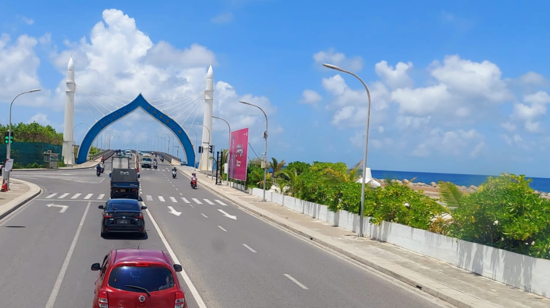 ބްރިޖް ހައިވޭގައި ނުރައްކާތެރި އެކްސިޑެންޓެއް ހިނގައިފި