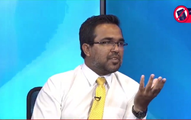 މިނިސްޓަރ ޑރ.ޝަފީޢު ވިދާޅުވިގޮތަށް 3 މާއްދާއިން ފާސްނުވާ ކުދިންނަށް "އޭ ލެވެލް" އަށް ކިޔެވުމުގެ ފުރުސަތެއް ނުދޭ: އިޙްސާނު