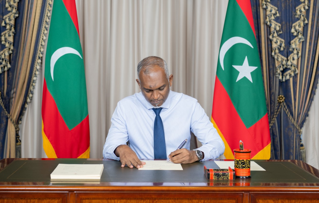 ބިނާވެށި ޕްލޭންކުރުމާއި ހިންގުމުގެ ގާނޫނު ތަޞްދީޤު ކުރުމާއެކު ކައުންސިލްތަކުގެ އިޙްތިސާސް އެގާނޫނުގެ ދަށުން އަލުން ކަނޑައަޅަންޖެހޭނެ