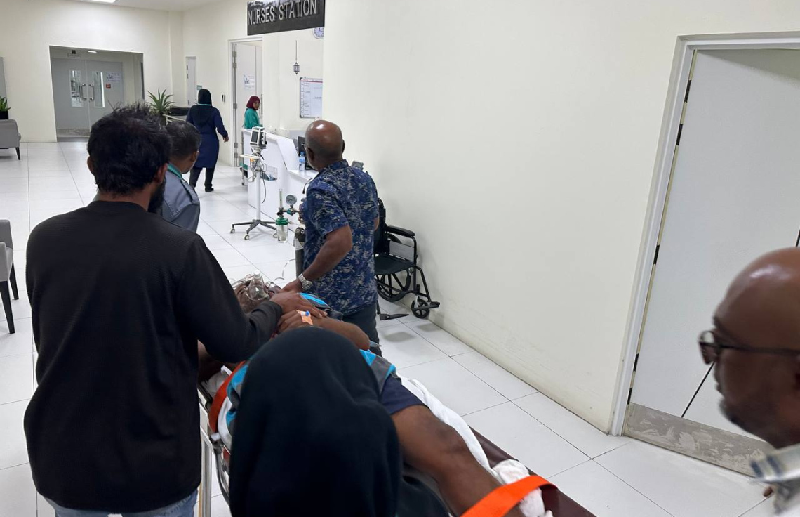 ލައިސެންސް ނެތް ޒުވާނަކު ދުއްވި ސައިކަލް އެކްސިޑެންޓްވެ އަނިޔާވި ދެމީހުން އިތުރުފަރުވާއަށް މާލެއަށް
