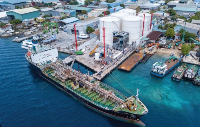 ހޯކްސްއިން ބުނީ އެކުންފުނީގެ ބޯޓެއްގައި ވަގަށް ސިނގިރެޓް އެތެރެކުރުމަކީ ބަޔަކު ހިންގި ޖަރީމާއެއް ކަމަށް