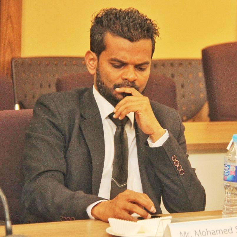 ހައްޖު ކޯޕަރޭޝަނުގެ އެމްޑީ ޝަކީލް ގެ ނަމުގައި، ގުޅައިގެން ފައިސާ ހޯދާ މީހެއްގެ މައްސަލަ ފުލުހުންނަށް ހުށަހަޅައިފި