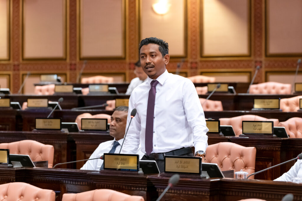 ރައީސް ޑރ. މުއިއްޒު ވަނީ، މާޒީގައި ވެރީންނަށް ނިންމަވަން ނުކެރި ފަސްޖެހިފައިވާ ބޮޑު ނިންމެވުމެއް ނިންމަވާފައި: މެމްބަރު މަމްދޫހް