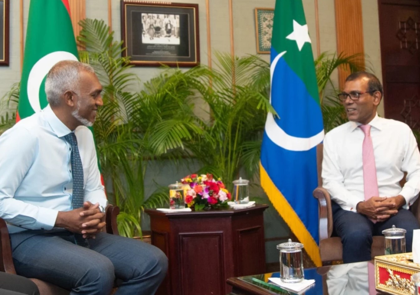 ދަރަނި މެނޭޖުކުރުމަށް އެމެރިކާގެ ސެންޓަވިއު ޕާޓްނާސް އާއެކު ސަރުކާރުން ހެދި އެއްބަސްވުން އުވާލުމުން ރައީސް ނަޝީދުގެ ތައުރީފް ޑރ.މުއިއްޒު އަށް
