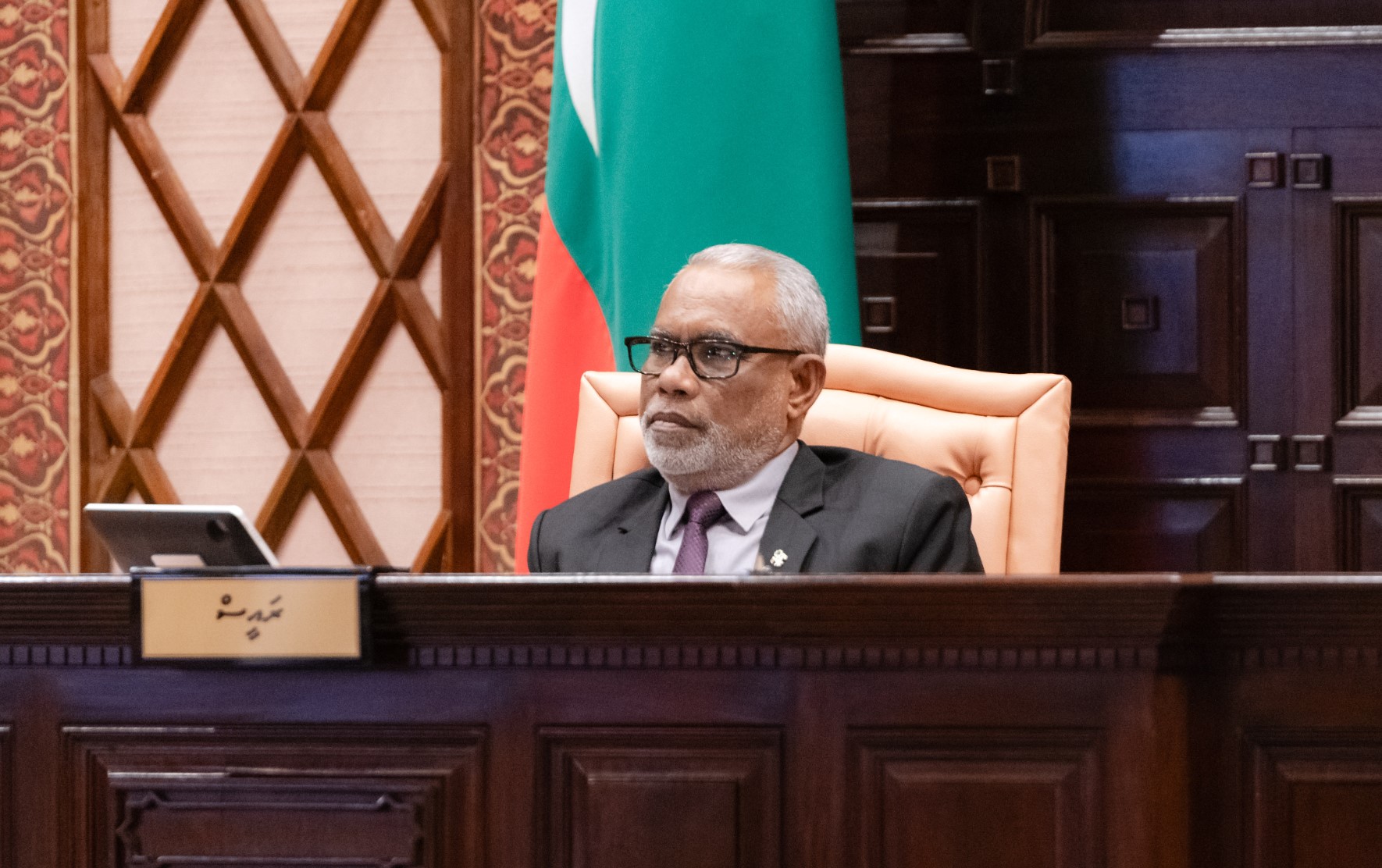 މެމްބަރު މީކާއިޅް އަށް މަޖިލިސް ރައީސް: މެމްބަރުންނަކީ ބޮޓުންނެއް ނޫން