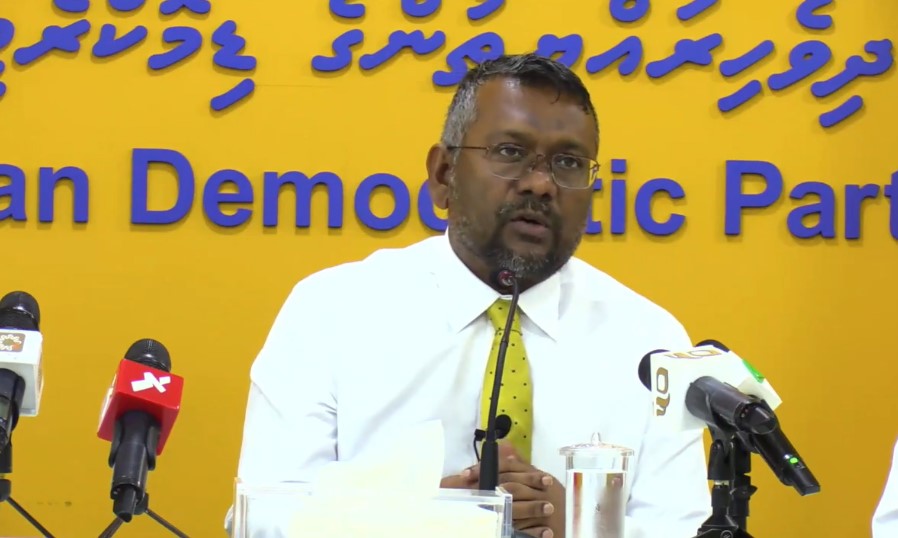 އިއްޔެ ރައްޔިތުންނަށް އެ ދައްކައިދިނީ ރައީސް ޑރ.މުއިއްޒު ބޭނުންގޮތަކަށް ޤާނޫނު އަސާސީ ބަދަލުކުރާނެކަން: ފައްޔާޒް ވިދާޅުވެއްޖެ