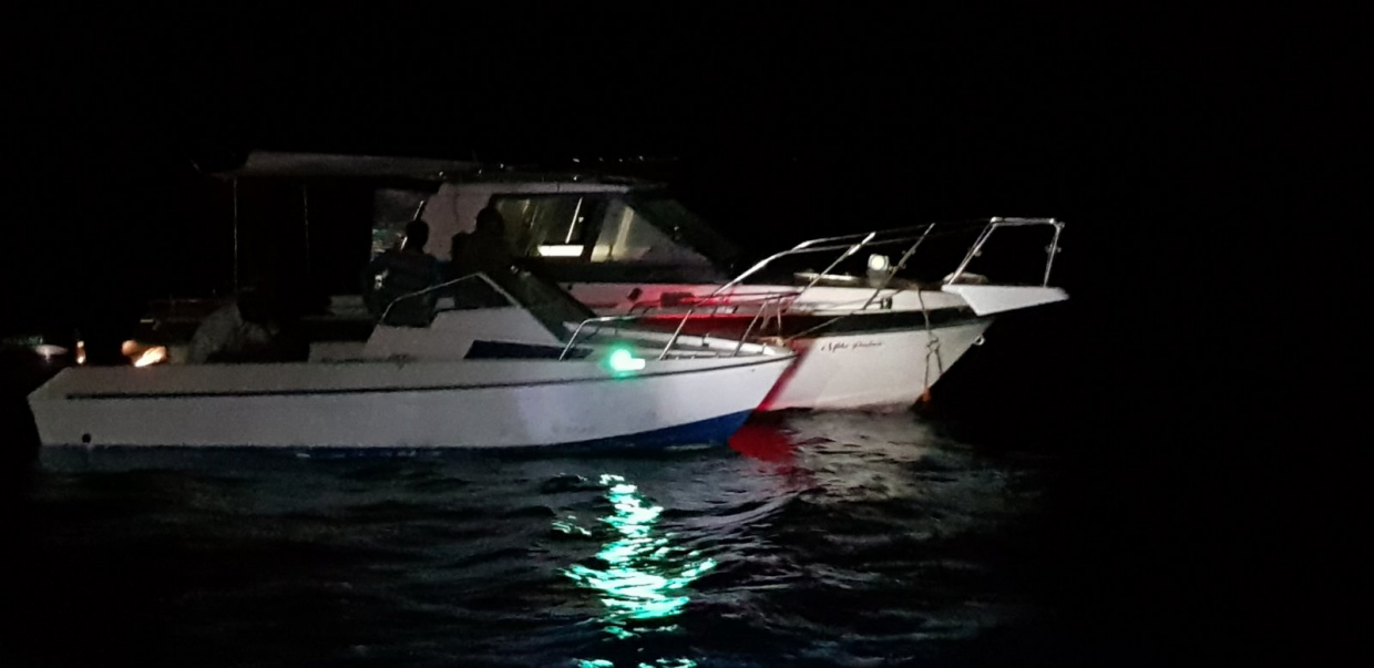 ހުޅުމާލެ ނެރު ކައިރިން ދެ ލޯންޗު ޖެހި ނުރައްކާތެރި އެކްސިޑެންޓެއް ހިނގައިފި