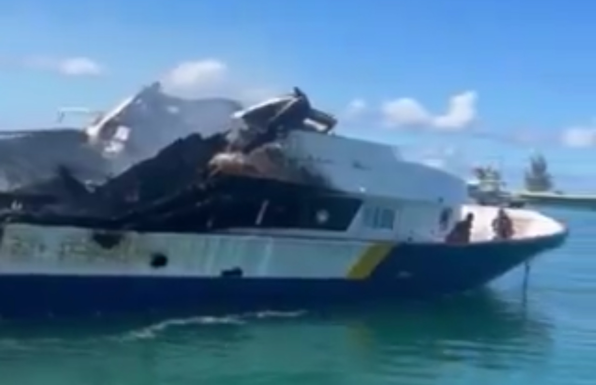 އަލިފާންރޯވި ސަފާރީ ވަނީ އެއްކޮށް އަނދާފައި