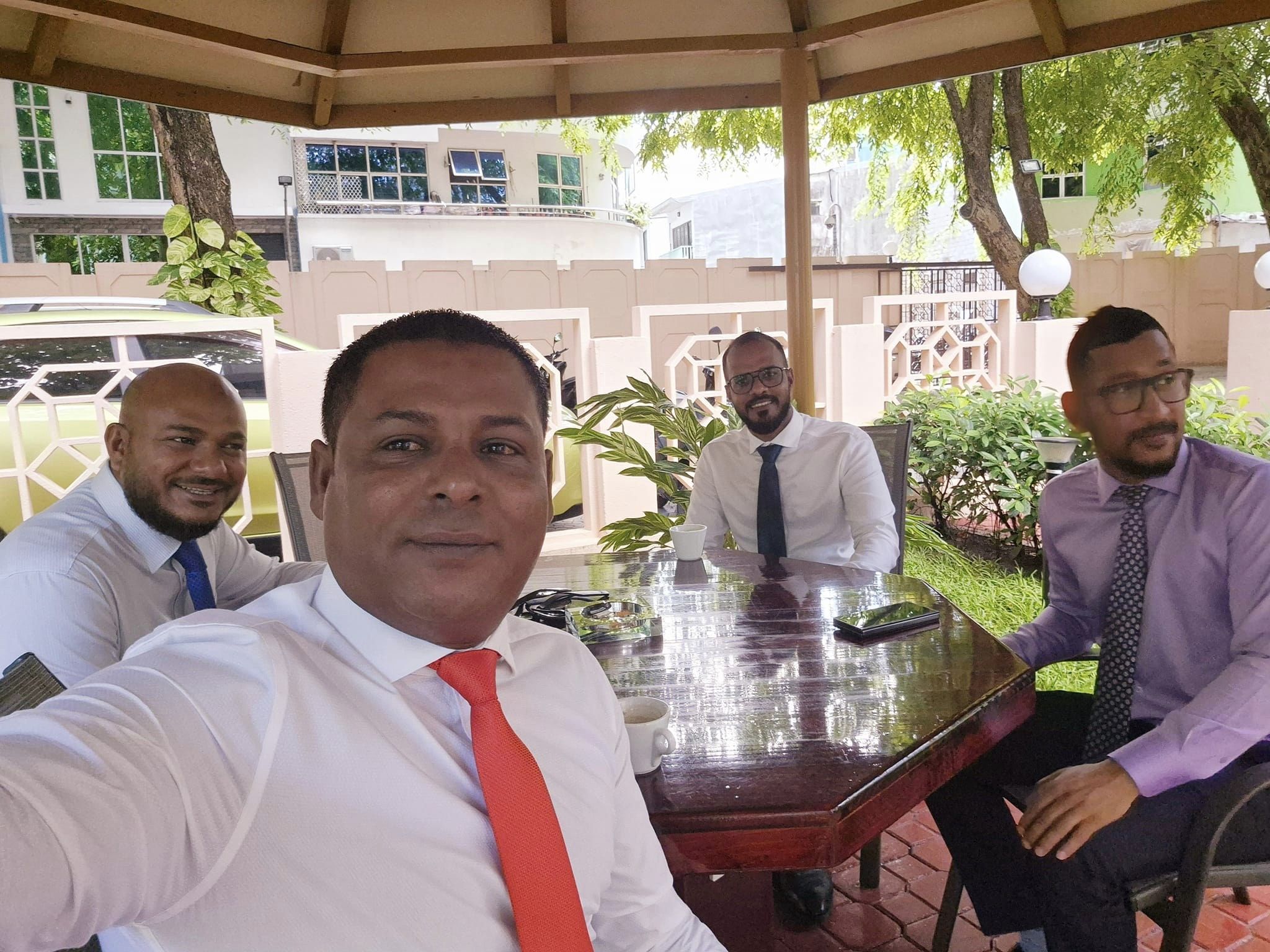 ތިމަންމަނިކްފާނު މިހުރީ ރައްޔިތުންގެ ފަޅީގައޭ ބުނެ، ރައްޔިތުން ބަނޑަށްޖެއްސުން ނޫން ކަމެއް ނުކުރޭ: މެމްބަރ މުޙައްމަދު އައްބާސް