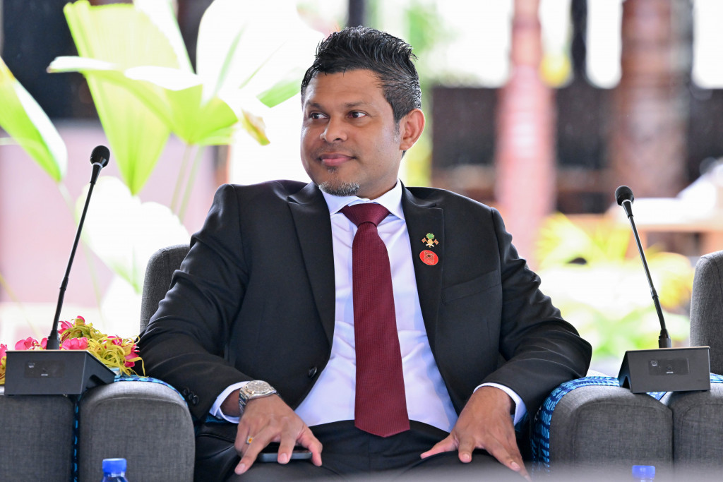 ސަރުކާރަށް އަހަރެއް: ނައިބް ރައީސް ވިދާޅުވަނީ ޚާރިޖީ ސިޔާސަތު ދުނިޔެއިން ބަލައިގަނެފިކަމަށް
