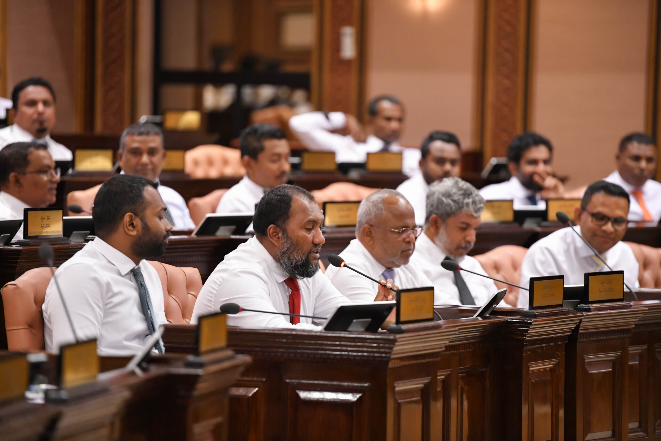 ތަންފީޒީ އިދާރާތަކަށް ބޮޑެތި ބާރުތަކެއް ލިބިދޭ ގޮތަށް އެކުލަވާލާފައިވާ މަސްތުވާތަކެއްޗާ ބެހޭ ޤާނޫނަށް އިސްލާހުގެނައުމުގެ ބިލު މަޖިލިސްއަށް ހުށަހަޅައިފި