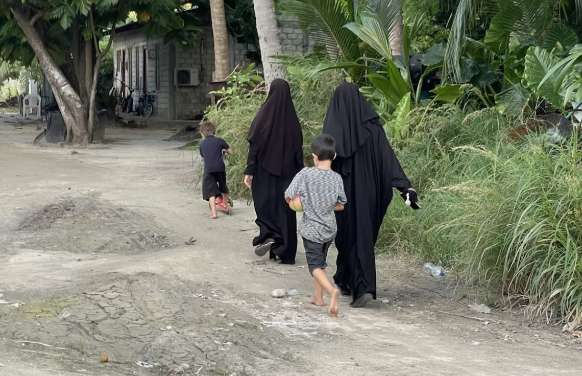 ވިސާއާ ނުލައި ރާއްޖޭގައި އުޅޭ ފްރާންސްގެ އާއިލާ: ރަށްވެހިކަން ނުލިބިއްޖެނަމަ އެނބުރި ގައުމަށް ދަނީ