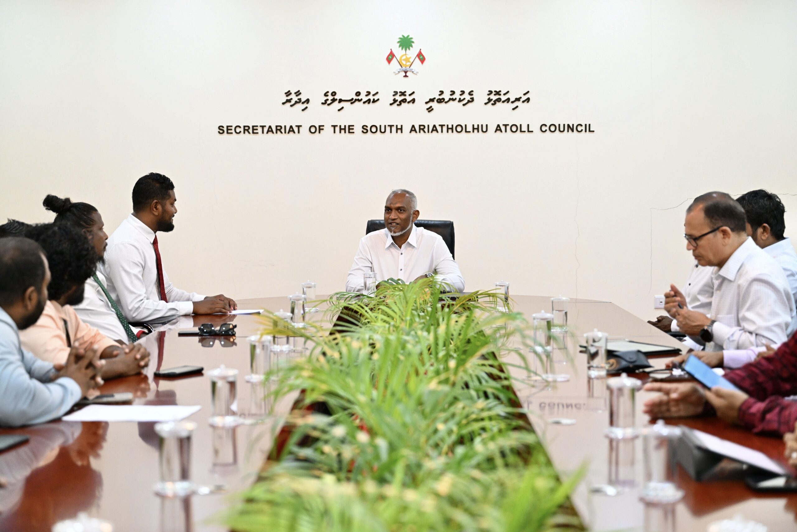 އދ. އަތޮޅަށް އެންމެ މުހިންމުކަންކަމާއި ގުޅޭގޮތުން ރައީސުލްޖުމްހޫރިއްޔާ އެ އަތޮޅުގެ އަތޮޅު ކައުންސިލާ މަޝްވަރާކުރައްވައިފި