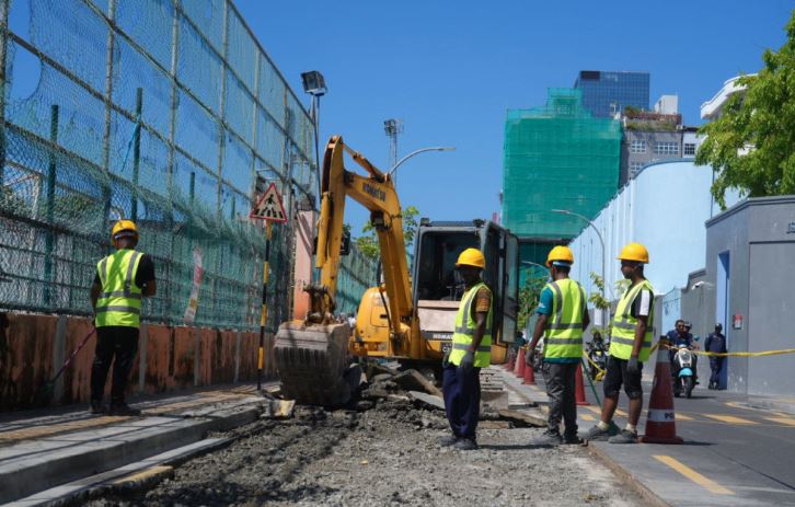 އަމީނީ މަގު މަރާމާތު ކުރުމުގެ މަސައްކަތް ފަށައިފި