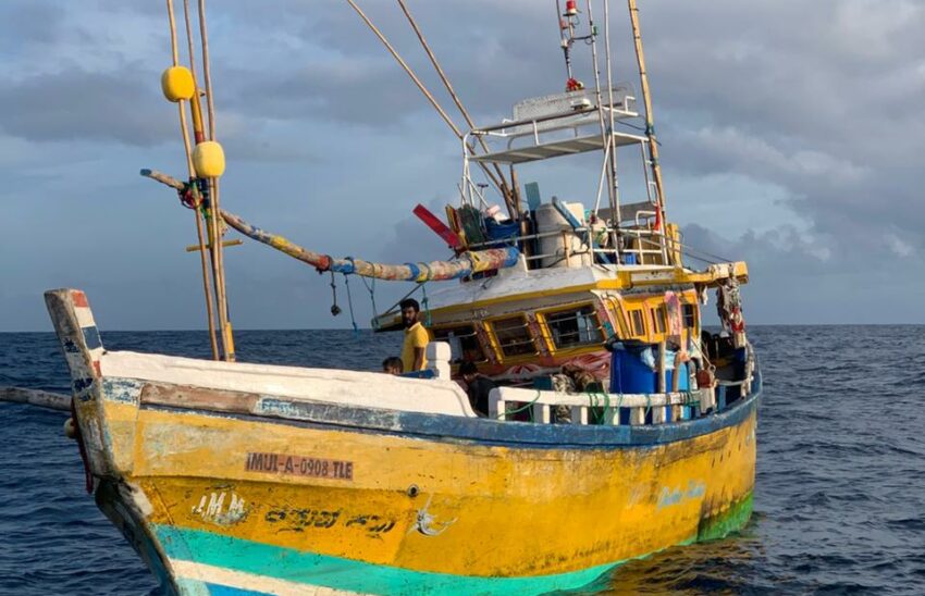 މަސް ބޯޓެއް އަތުލައިގެންފި