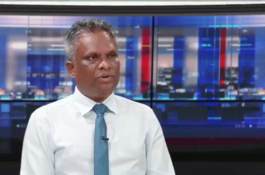 މަސައްކަތްކުރަނީ ސަރުކާރާ ގުޅިގެން މަސައްކަތްކުރަން، ނަމަވެސް ދަތިތަކެއް އެބަހުރި: މޭޔަރ އާޒިމް