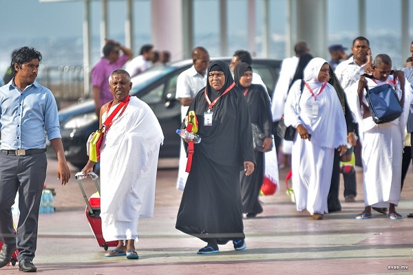 ހިޖުރަ ގްރޫޕްގެ ހަވާލުގަ އުމުރާއަށް ގޮސް ރާއްޖެ ނާދެވުނު މީހުންނާ ހަވާލުވެ ހައްޖުކޯޕަރޭޝަނުން މާލެ ގެނެސްދެނީ