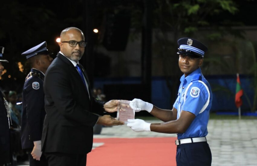 ފުލުހުންނާމެދު ރައްޔިތުންގެ އުންމީދުތައް ދާނީ ބޮޑުވަމުން: މިނިސްޓަރ އިހްސާން