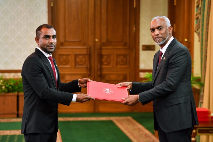 ޓޫރިޒަމް މިނިސްޓަރ ކަމުން ފައިސަލް ވަކިކުރައްވައިފި