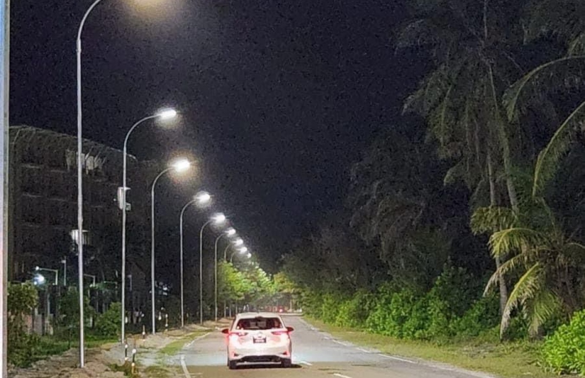 ރޯދައިގެ ކުރިން އައްޑޫގެ ކަރަންޓްގެ މައްސަލަ ފެނަކައިން ހައްލު ހޯދަނީ
