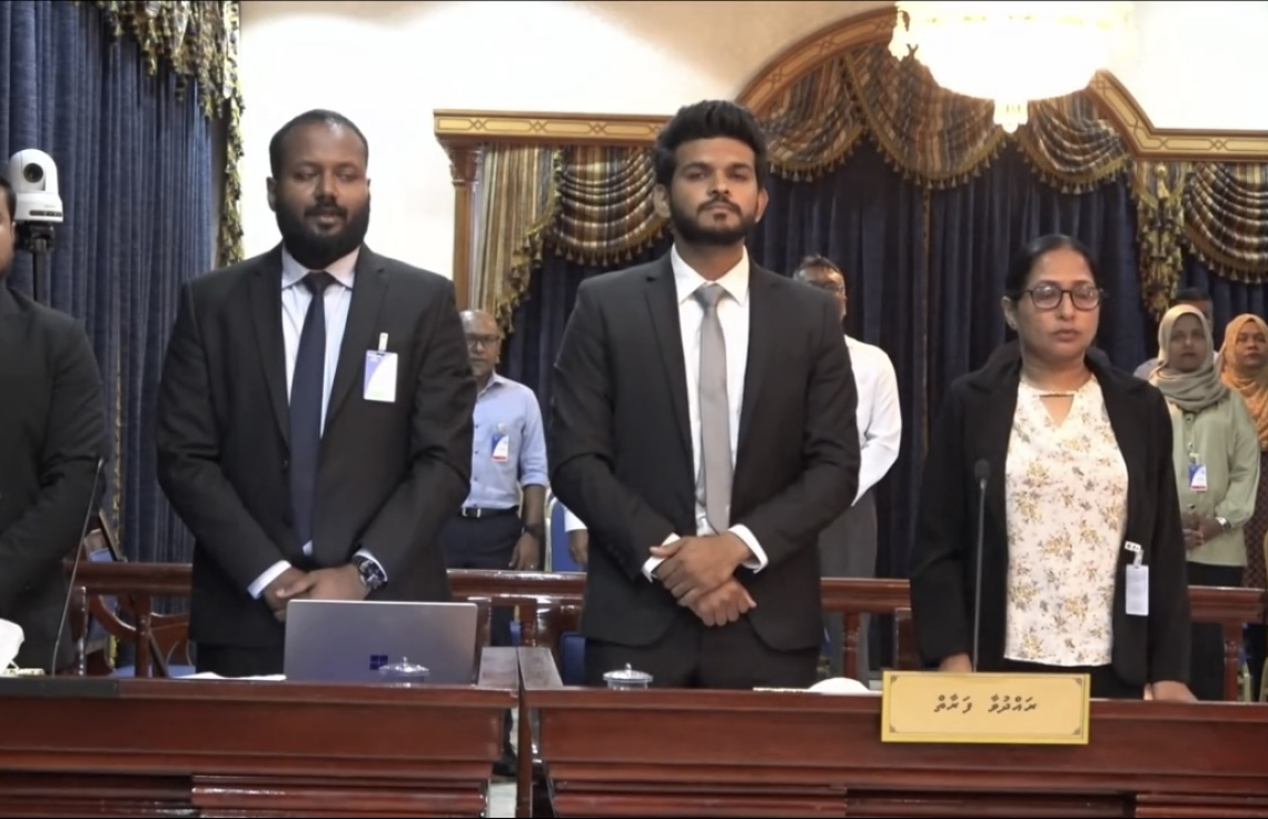ގޮނޑިގެއްލޭ މައްސަލާގައި ބަންޑާރަ ނައިބް އޮފީހުގެ ބަސް: އިޖުރާއަތާ އެއްގޮތަށް ގާނޫނު އަސާސީއަށް ގެންނަ ބަދަލު ކޯޓަކަށް ނުބެލޭނެ