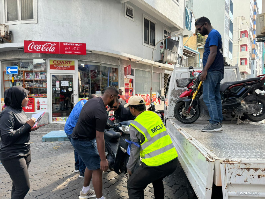 މާލޭގެ މަގުތަކުން އަނެއްކާވެސް ގިނަ އަދަދެއްގެ ވެހިކަލް ނަގައިފި
