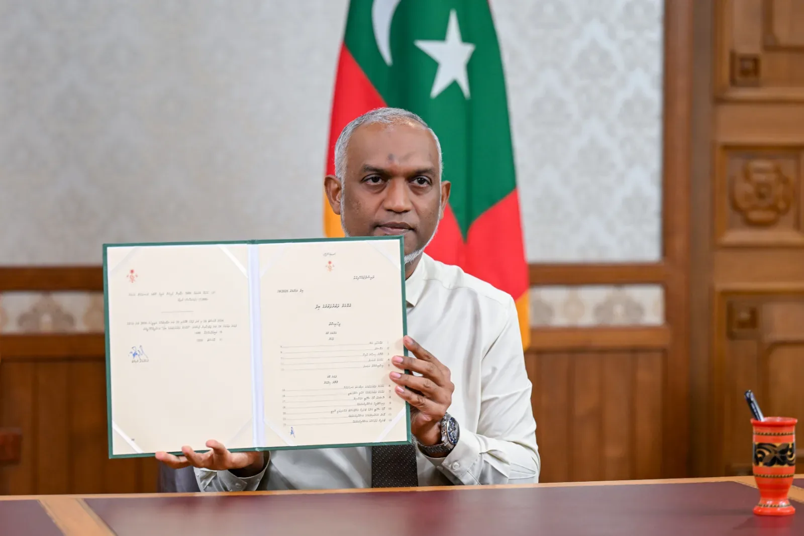 ޤައުމީ ޒިންމާއެއްގެ ގޮތުގައި ދެކިގެން ޑޮލަރު މާރުކުރުމުގައި ރިސޯޓުތަކުން އެއްބާރުލުން ދިނުމަށް ރައީސް ގޮވާލައްވައިފި