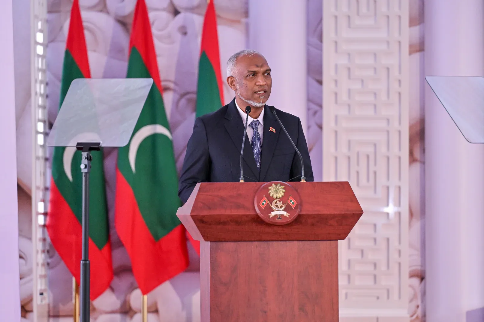ރާއްޖޭގެ ޤާނޫނުތަކާއި އުސޫލުތަކުގައި އިސްލާމް ވަންތަކަން ގާއިމްކުރަން މަޖިލީހަށް ހުށަހަޅުއްވާނެކަމަށް ރައީސް ޑރ މުއިއްޒު ވިދާޅުވެއްޖެ